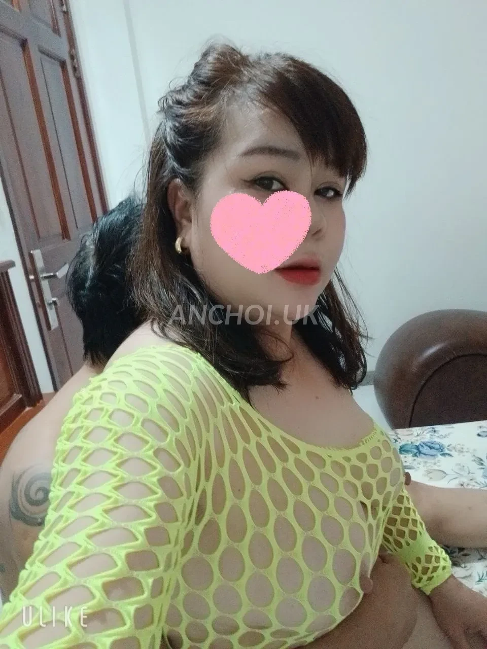 Ảnh checker Lê minh chụp khi gặp Cô giáo Trúc Bưởi - Vú to, xôi thịt, hàng chưa sanh đẻ. (ảnh 1/5)